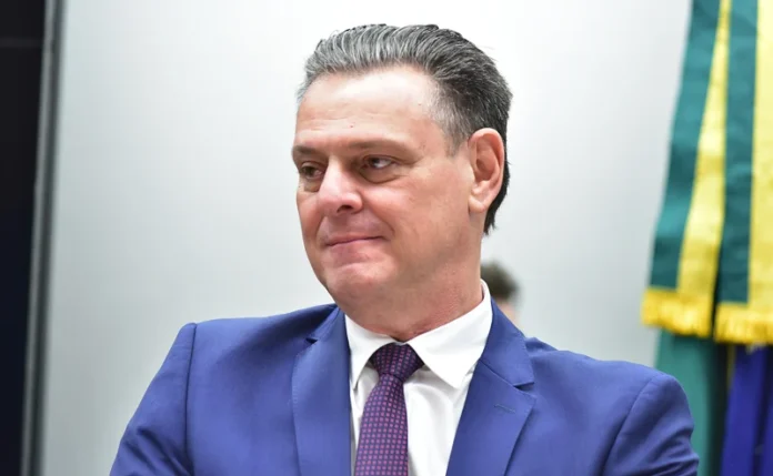 deputados-de-oposicao-acionam-o-stf-e-pedem-impeachment-do-ministro-carlos-favaro