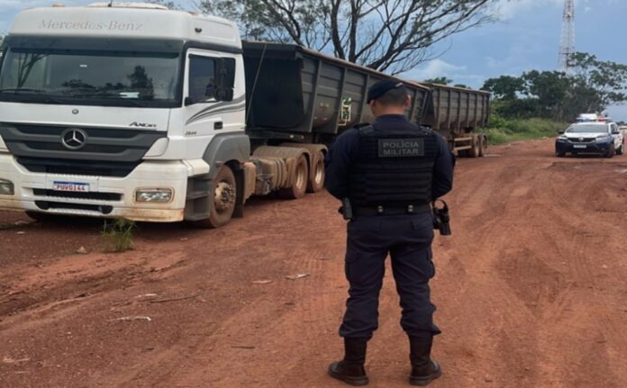 suspeito-e-preso-apos-assaltar-motorista-e-obrigar-vitima-a-fazer-transferencias-via-pix-em-mt suspeito-e-preso-apos-assaltar-motorista-e-obrigar-vitima-a-fazer-transferencias-via-pix-em-mt