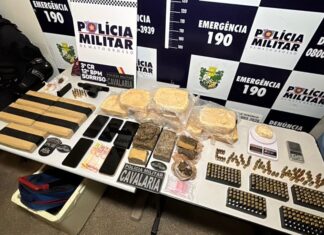 Polícia apreende 13 kg de drogas e prende 6 pessoas em casa usada pelo tráfico em Sorriso policia-apreende-13-kg-de-drogas-e-prende-6-pessoas-em-casa-usada-pelo-trafico-em-sorriso
