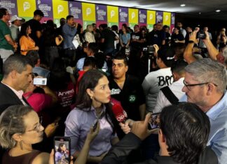 em-ato-de-filiacao-do-podemos,-janaina-riva-nao-descarta-alianca-entre-mdb-e-sigla-de-max-russi