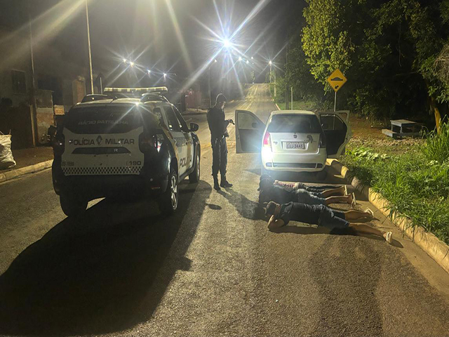pm-atira-em-pneu-de-carro-apos-tentativa-de-atropelamento-e-prende-tres-suspeitos-em-sorriso pm-atira-em-pneu-de-carro-apos-tentativa-de-atropelamento-e-prende-tres-suspeitos-em-sorriso