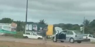 gol-desgovernado-atravessa-br-163,-ruas-e-para-em-lote-baldio-em-peixoto-de-azevedo
