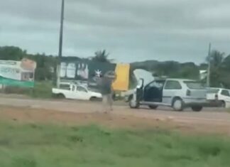 gol-desgovernado-atravessa-br-163,-ruas-e-para-em-lote-baldio-em-peixoto-de-azevedo