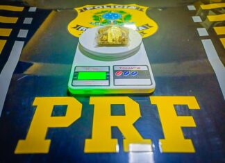 PRF e Polícia Civil apreende ouro avaliado em R$ 500 mil na BR-163 em Sorriso prf-e-policia-civil-apreende-ouro-avaliado-em-r$-500-mil-na-br-163-em-sorriso
