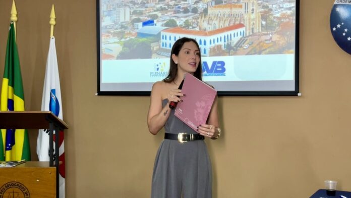 janaina-defende-valorizacao-dos-vereadores-e-reforca-criacao-de-procuradorias-da-mulher janaina-defende-valorizacao-dos-vereadores-e-reforca-criacao-de-procuradorias-da-mulher