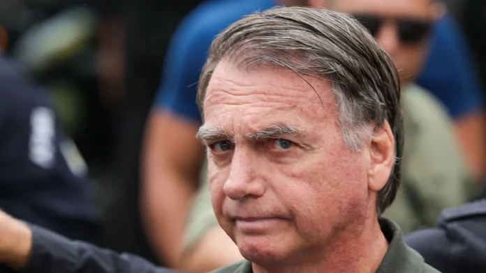 defesa-vai-apresentar-novo-pedido-de-domiciliar-para-bolsonaro,-diz-flavio