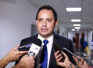 Diego Guimarães diz que articulação de Pivetta com PL é “natural da política” diego-guimaraes-diz-que-articulacao-de-pivetta-com-pl-e-“natural-da-politica”
