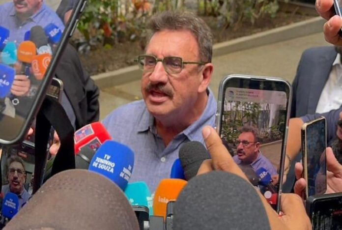 ratinho-comenta-processo-de-erika-hilton-em-cuiaba-e-diz-nao-temer-condenacao ratinho-comenta-processo-de-erika-hilton-em-cuiaba-e-diz-nao-temer-condenacao