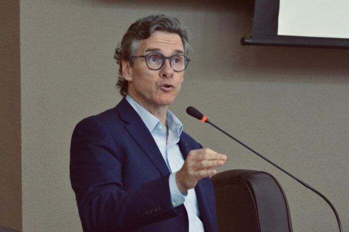 gallo-diz-que-corte-de-imposto-nao-reduz-preco-do-combustivel:-“nao-chega-na-bomba” gallo-diz-que-corte-de-imposto-nao-reduz-preco-do-combustivel:-“nao-chega-na-bomba”