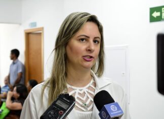 secretaria-de-saude-anuncia-saida-do-cargo-ate-dia-31-e-descarta-assumir-outra-pasta