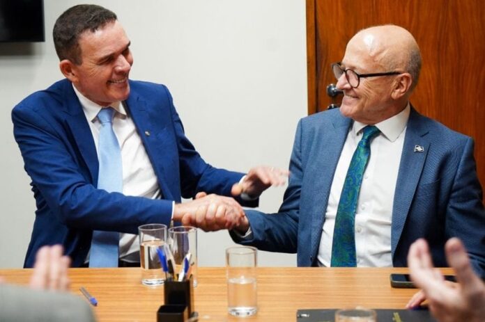 fora-do-mdb,-deputado-garante-que-pedira-voto-para-janaina-e-mauro-ao-senado fora-do-mdb,-deputado-garante-que-pedira-voto-para-janaina-e-mauro-ao-senado
