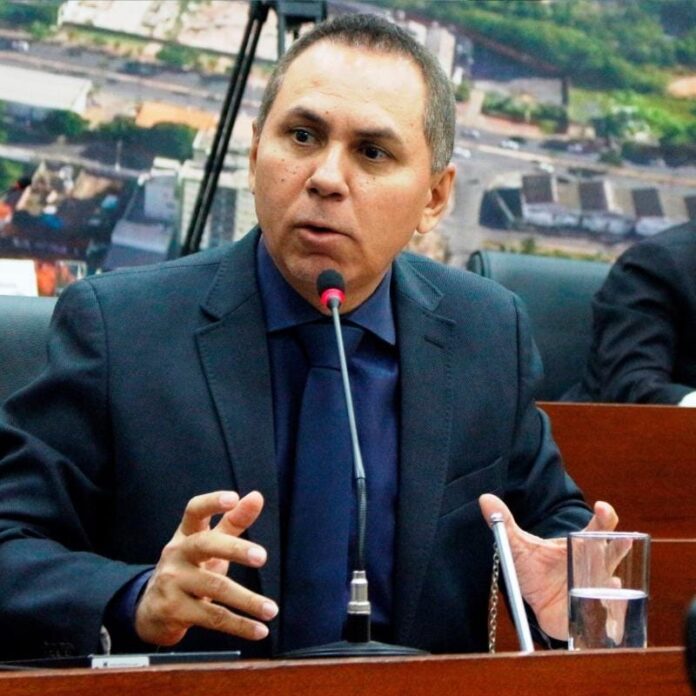 dilemario-alencar-confirma-candidatura-a-presidencia-e-ve-discussao-antecipada