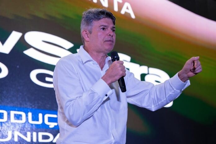 jose-medeiros-dispara-contra-congresso-e-diz-que-fechamento-“nao-faria-falta”