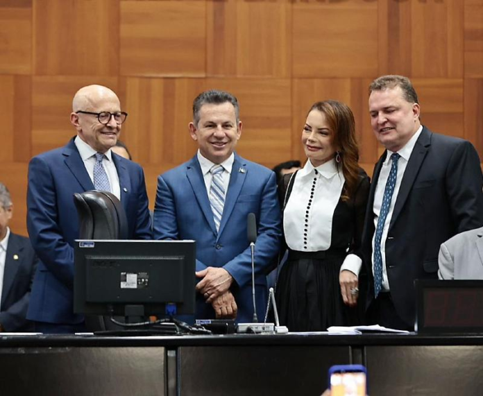 mauro-mendes-renuncia,-relembra-vaias-no-inicio-do-mandato-e-demonstra-confianca-em-pivetta mauro-mendes-renuncia,-relembra-vaias-no-inicio-do-mandato-e-demonstra-confianca-em-pivetta
