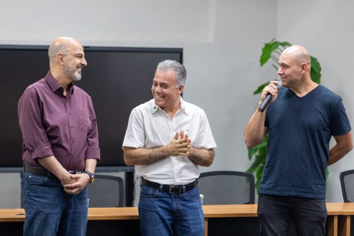 prefeito-se-despede-de-amauri-e-anuncia-reginaldo-como-novo-secretario-interino-da-educacao