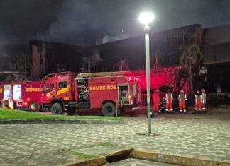 incendio-de-grandes-proporcoes-destroi-ditado-popular-em-sinop