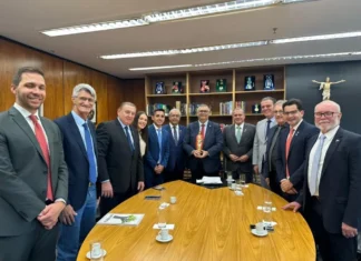 prefeitos-de-mt-se-reunem-com-ministro-do-stf-para-buscar-solucao-sobre-divisa-com-o-para