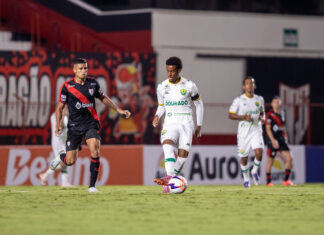 cuiaba-perde-para-o-atletico-go-fora-de-casa,-mas-reage-no-segundo-tempo-e-pressiona-ate-o-fim