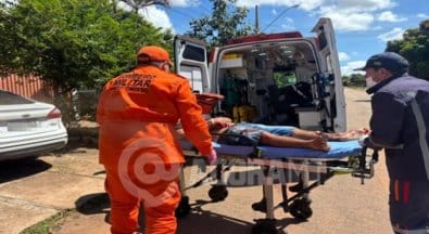 homem-e-baleado-cinco-vezes-em-frente-de-casa-e-corre-por-100-metros-para-pedir-ajudar homem-e-baleado-cinco-vezes-em-frente-de-casa-e-corre-por-100-metros-para-pedir-ajudar