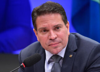 alexandre-ramagem-e-preso-nos-estados-unidos-pelo-ice-apos-condenacao-no-stf