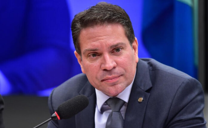 alexandre-ramagem-e-preso-nos-estados-unidos-pelo-ice-apos-condenacao-no-stf alexandre-ramagem-e-preso-nos-estados-unidos-pelo-ice-apos-condenacao-no-stf