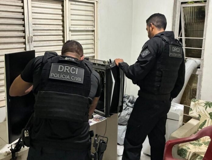 operacao-prende-dois-em-mt-e-es-por-usar-ia-para-invadir-contas-de-empresas-e-de-consumidores operacao-prende-dois-em-mt-e-es-por-usar-ia-para-invadir-contas-de-empresas-e-de-consumidores