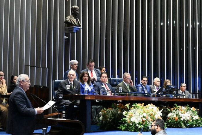 em-sessao-de-homenagem-ao-lions,-jayme-campos-destaca-legado-de-whady-lacerda em-sessao-de-homenagem-ao-lions,-jayme-campos-destaca-legado-de-whady-lacerda