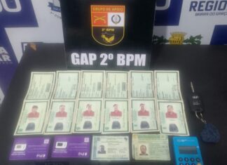 Homem é preso pela PM com documentos falsos durante abordagem em rodovia homem-e-preso-pela-pm-com-documentos-falsos-durante-abordagem-em-rodovia
