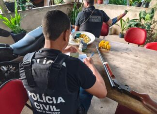 idoso-de-71-anos-e-preso-por-atirar-contra-vizinhos-apos-discussao-sobre-uso-de-estrada