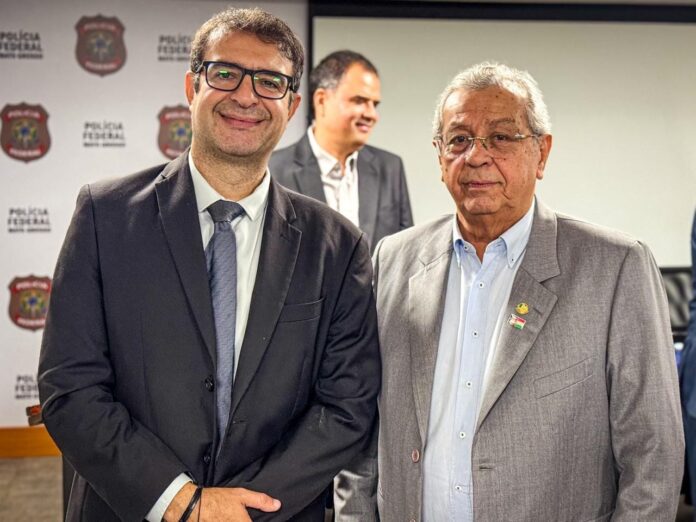 jayme-campos-recebe-homenagem-da-policia-federal-por-apoio-a-instituicao-em-mt