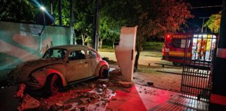 falha-nos-freios-faz-fusca-perder-controle-e-invadir-residencia-em-alta-floresta