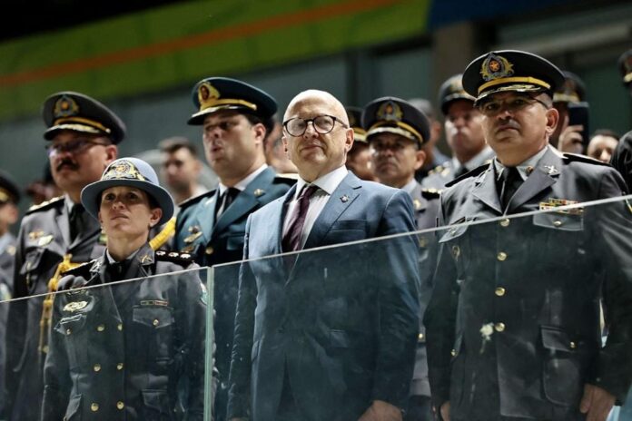 mt-promove-1.015-oficiais-e-pracas-da-policia-militar-em-solenidade-alusiva-a-tiradentes