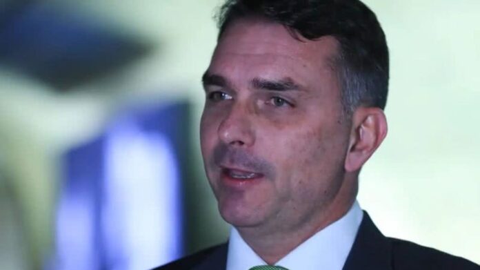flavio-bolsonaro-participa-nesta-quarta-feira-da-norte-show-em-sinop flavio-bolsonaro-participa-nesta-quarta-feira-da-norte-show-em-sinop