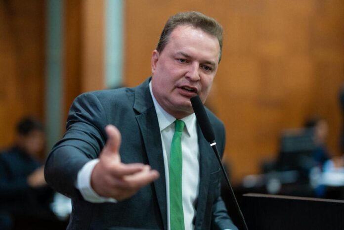 max-denuncia-“edital-fechado”-em-licitacao-de-os-para-gerir-hospital-por-r$-200-milhoes-por-ano max-denuncia-“edital-fechado”-em-licitacao-de-os-para-gerir-hospital-por-r$-200-milhoes-por-ano