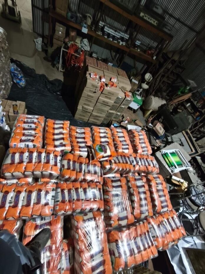 pm-prende-faccionados-com-carga-ilegal-de-produtos-alimenticios-e-de-limpeza