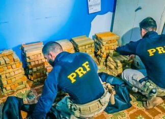 prf-flagra-jeep-com-340-tabletes-de-maconha-e-prende-tres-traficantes-em-rodovia-de-mt