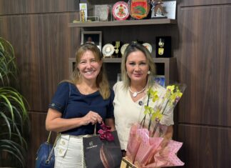 Prefeita Flávia Moretti presta solidariedade e dá apoio à vereadora Rosy Prado prefeita-flavia-moretti-presta-solidariedade-e-da-apoio-a-vereadora-rosy-prado