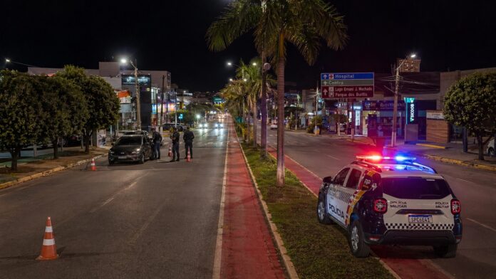 empresario-e-mulher-trans-sao-detidos-por-ato-obsceno-em-via-publica-em-lucas-do-rio-verde