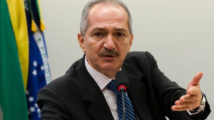ex-ministro-acusa-stf-de-“parar-o-pais”-e-ultrapassar-os-limites-constitucionais ex-ministro-acusa-stf-de-“parar-o-pais”-e-ultrapassar-os-limites-constitucionais