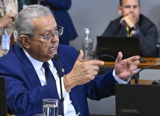 jayme-campos-destina-r$-1,3-milhao-para-fortalecer-ensino,-pesquisa-e-inovacao-na-ufr