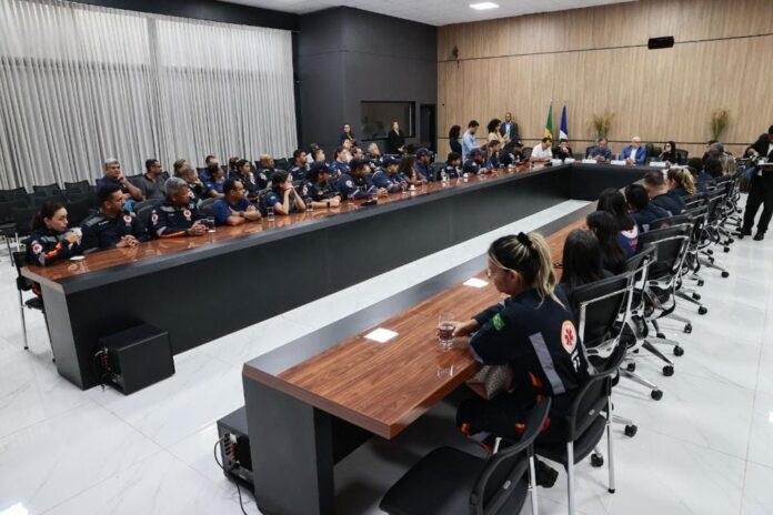 governador-recontrata-ex-servidores-e-determina-retomada-de-contratos-do-samu-na-baixada