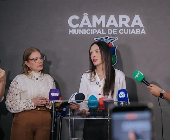 deputada-elogia-paula-calil-defende-possivel-reeleicao-para-presidente-da-camara deputada-elogia-paula-calil-defende-possivel-reeleicao-para-presidente-da-camara