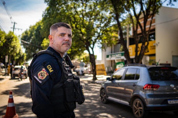 maio-amarelo-comeca-em-sorriso-com-blitz-educativa-e-alerta-por-mais-empatia-no-transito maio-amarelo-comeca-em-sorriso-com-blitz-educativa-e-alerta-por-mais-empatia-no-transito
