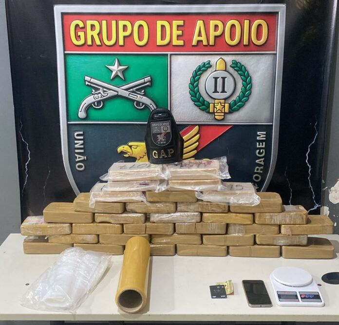 motorista-de-caminhonete-e-preso-com-33-tabletes-de-pasta-base-de-cocaina-em-vg motorista-de-caminhonete-e-preso-com-33-tabletes-de-pasta-base-de-cocaina-em-vg
