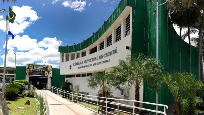 procurador-diz-que-reeleicao-de-paula-calil-e-possivel,-mas-tem-haver-mudanca-de-regimento procurador-diz-que-reeleicao-de-paula-calil-e-possivel,-mas-tem-haver-mudanca-de-regimento