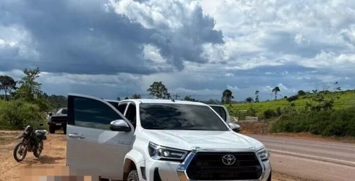 tres-homens-sao-executados-com-tiros-na-cabeca-as-margens-da-br-163-no-para tres-homens-sao-executados-com-tiros-na-cabeca-as-margens-da-br-163-no-para